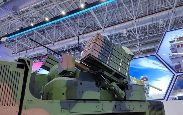 96式坦克也加装铁棚为何结构简单?我军反无人机藏着三重杀招!(图6)