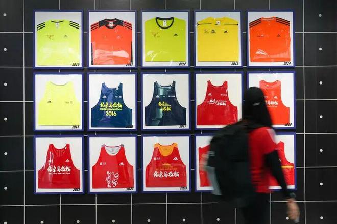 从“野蛮生长”到“紧急刹车”:中国马拉松的冰火2025(图3)