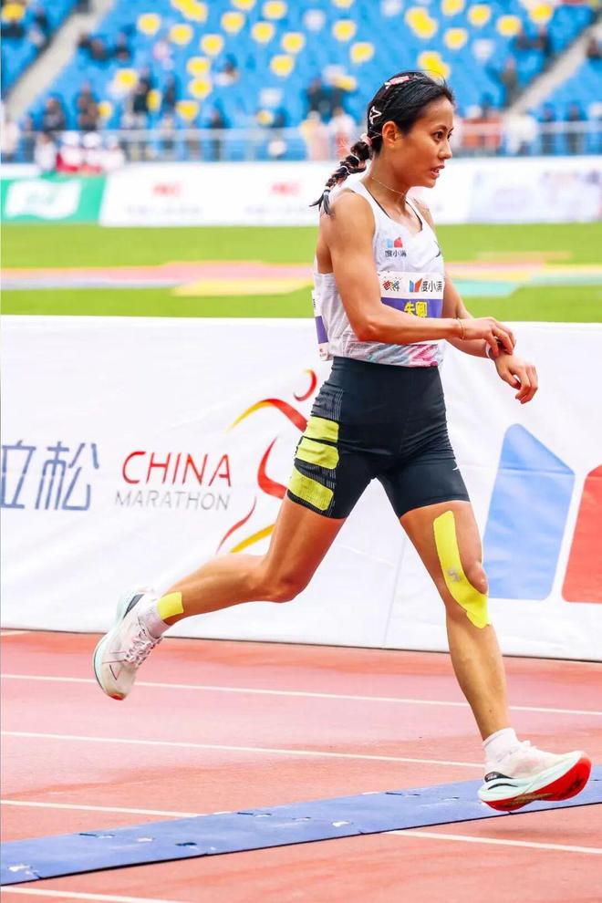 这一年无关“大众一姐”的得到与失去签约第一年的朱卿觉得自己很幸运(图4)