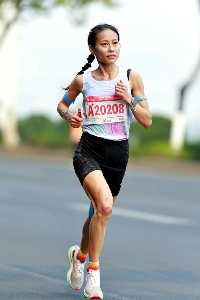 这一年无关“大众一姐”的得到与失去签约第一年的朱卿觉得自己很幸运(图3)