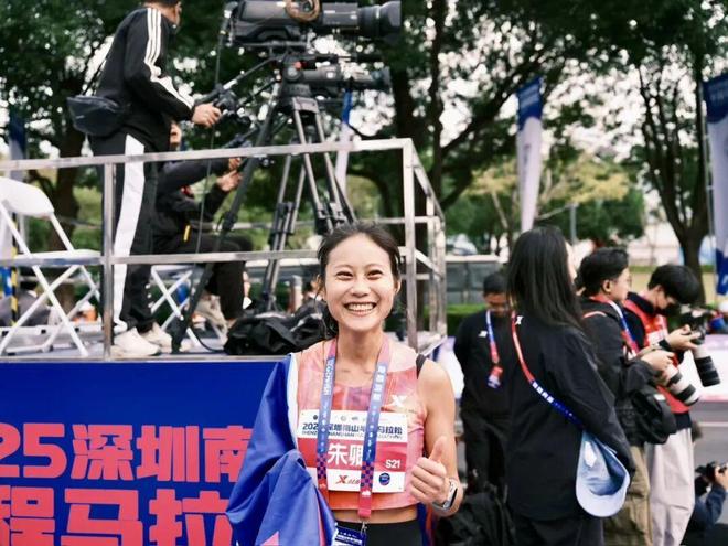 这一年无关“大众一姐”的得到与失去签约第一年的朱卿觉得自己很幸运(图7)