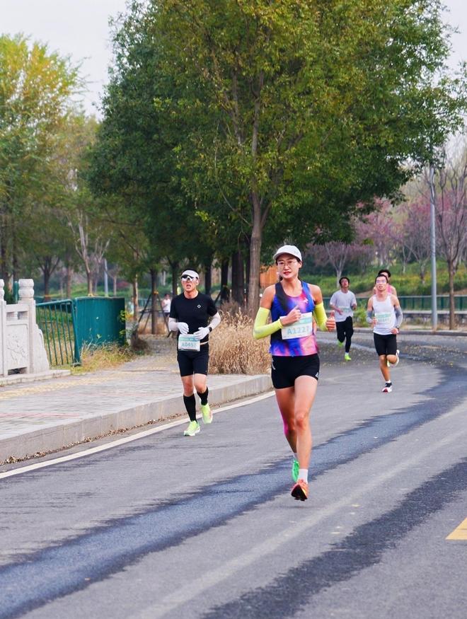 “最快女护士”风波过后：4名业余马拉松跑者的选择与挑战(图5)