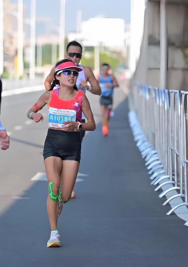 “最快女护士”风波过后：4名业余马拉松跑者的选择与挑战(图4)