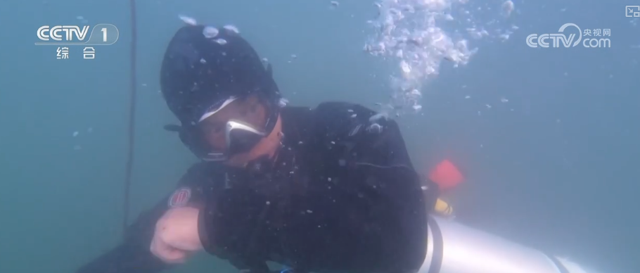 从看得见的守护到隐秘处的坚守他们用责任担当书写“人民警察为人民”庄严承诺(图15)