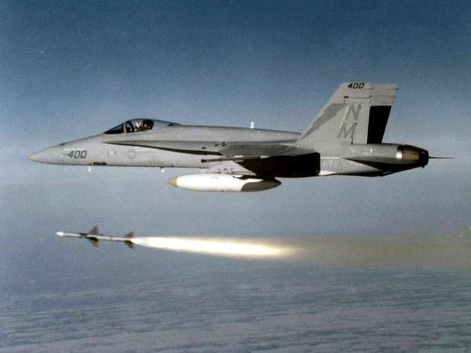 美军F-18战斗机遭自家导弹击落飞行员称看到了“人生走马灯”(图23)