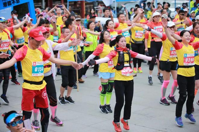 别再乱买了!普通人极简跑步装备清单:300块能搞定先跑起来比啥都强(图1)