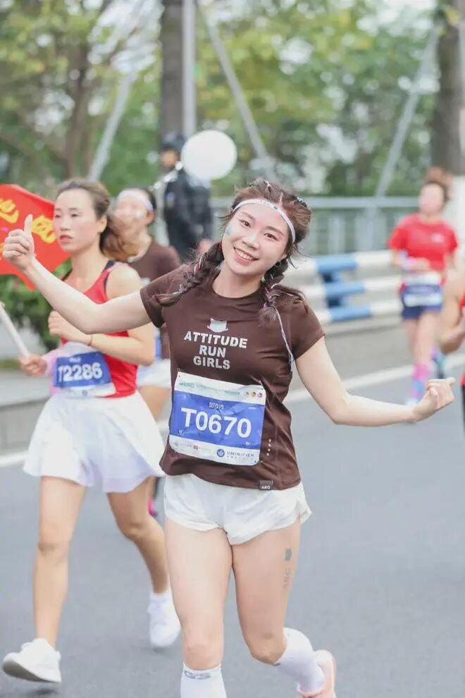 别再乱买了!普通人极简跑步装备清单:300块能搞定先跑起来比啥都强(图8)