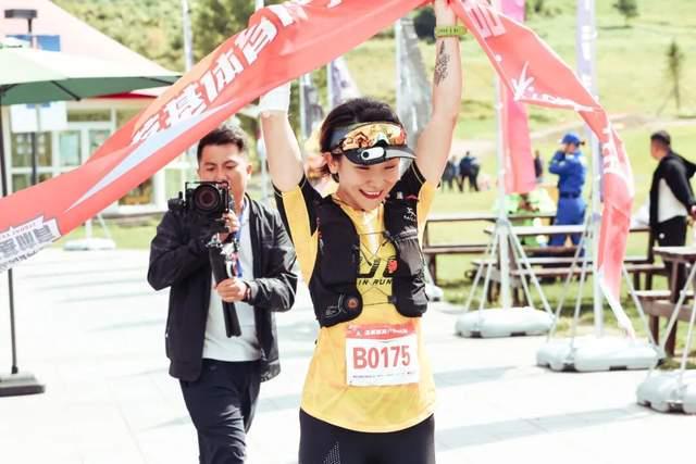 中国最野女人:穿最短旗袍涂精致口红完成330公里巨人之旅夺冠(图8)