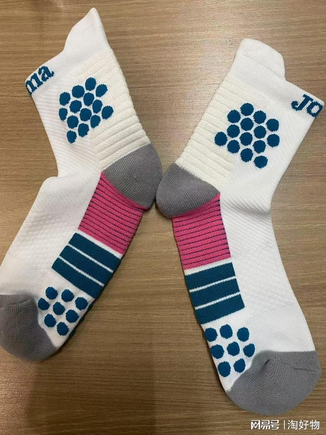 运动袜子跑步专用防滑减震让你跑步更轻松(图1)