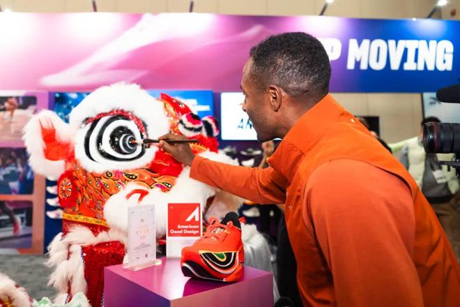 亮相这场世界级展会安踏要做中国跑步力量「代言人」(图2)