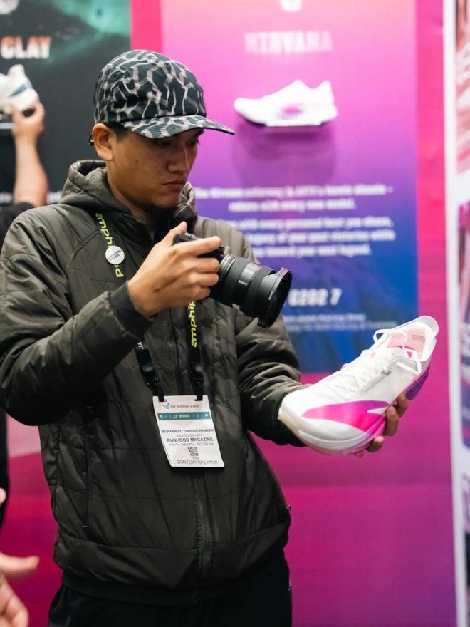 亮相这场世界级展会安踏要做中国跑步力量「代言人」(图3)