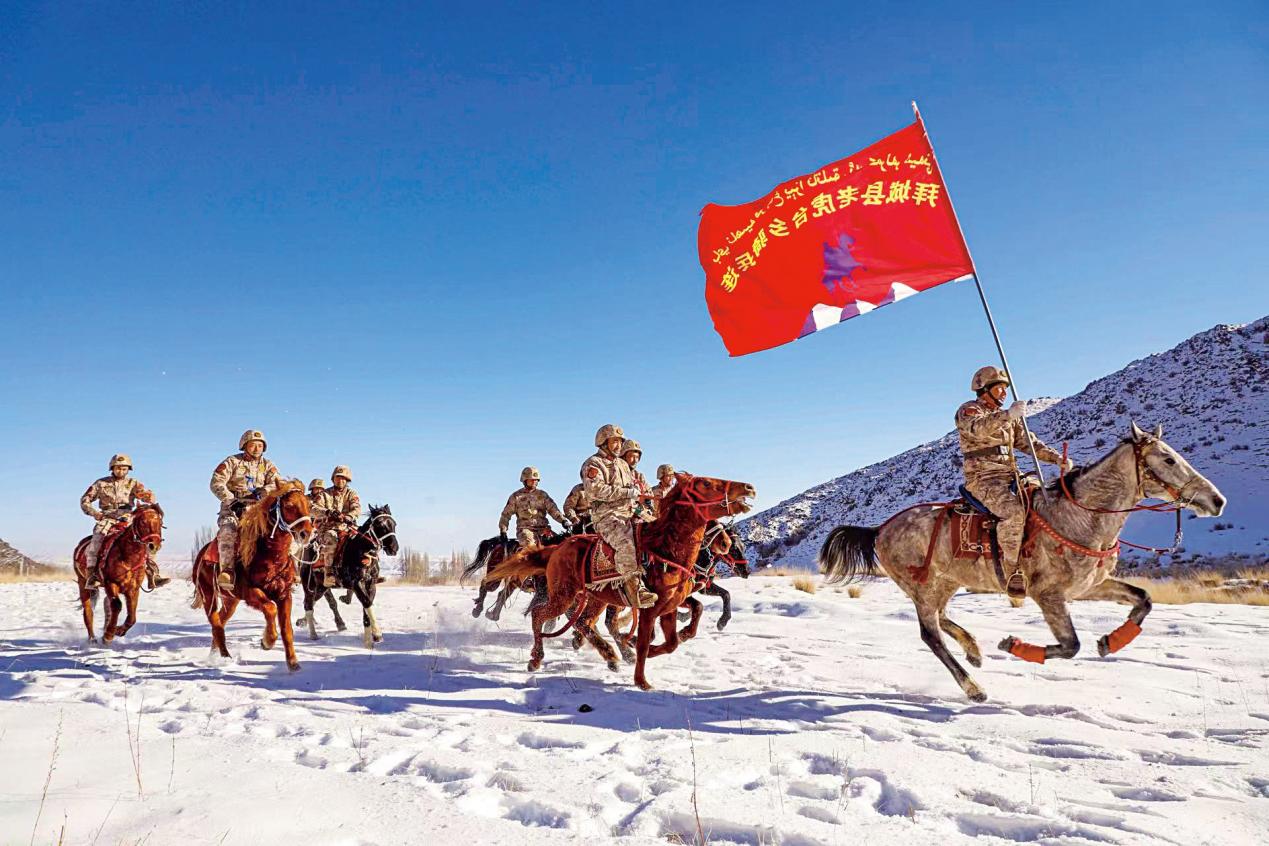 天山脚下的“高原雄鹰”(图1)