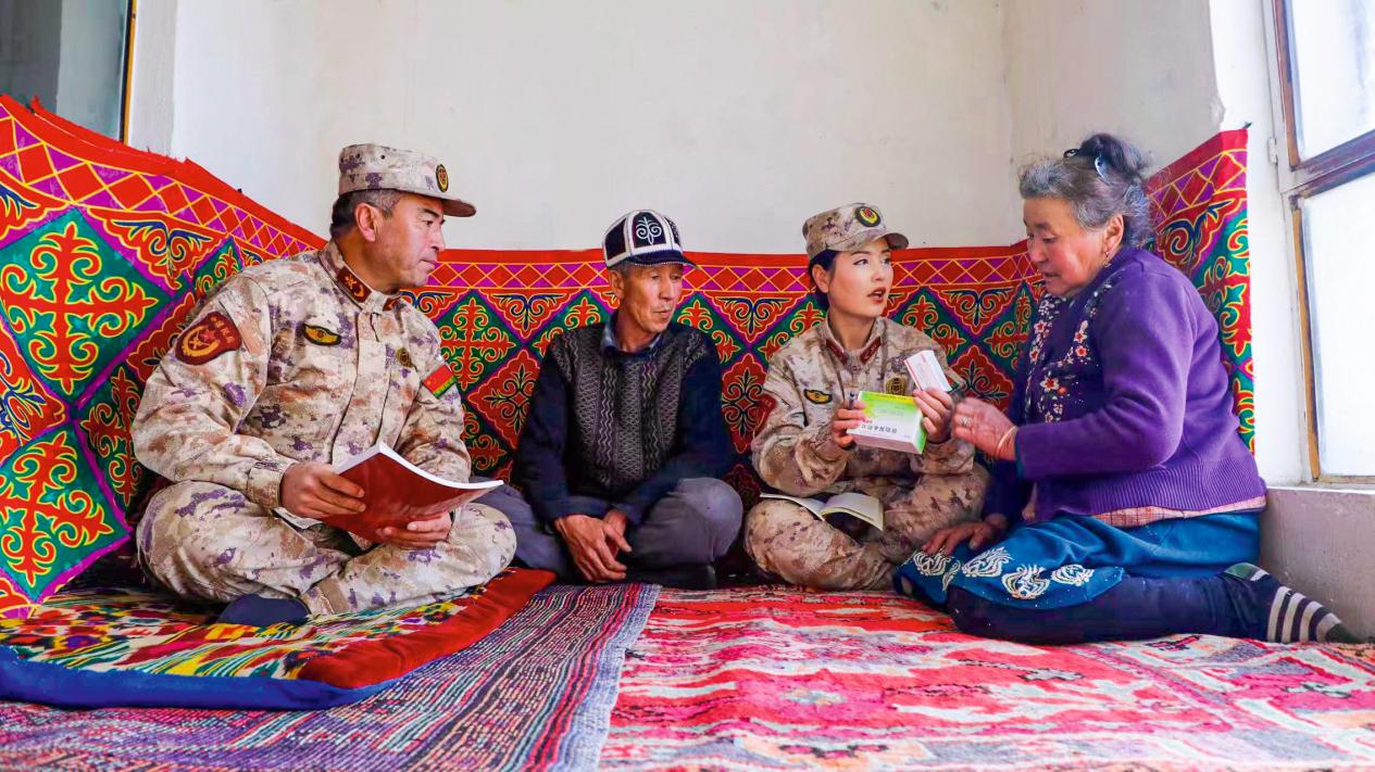 天山脚下的“高原雄鹰”(图3)