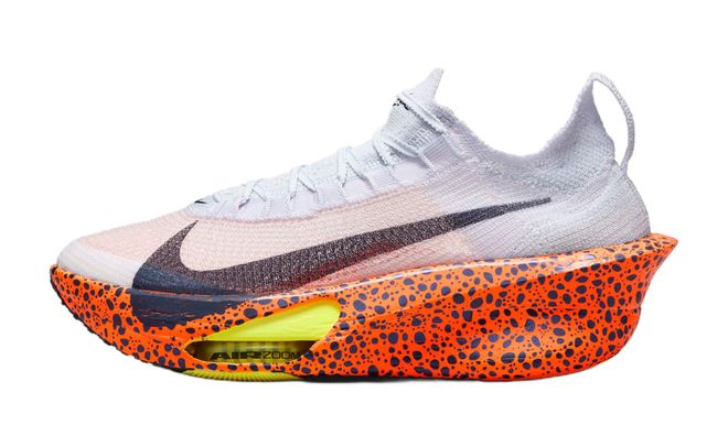 2024年最佳马拉松距离跑鞋：除了Nike Alphafly3这几双也不妨一试(图1)